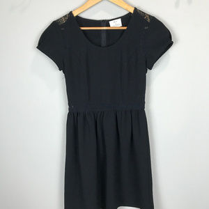 PINS AND NEEDLES  Sz 2 Black Cap slv dress